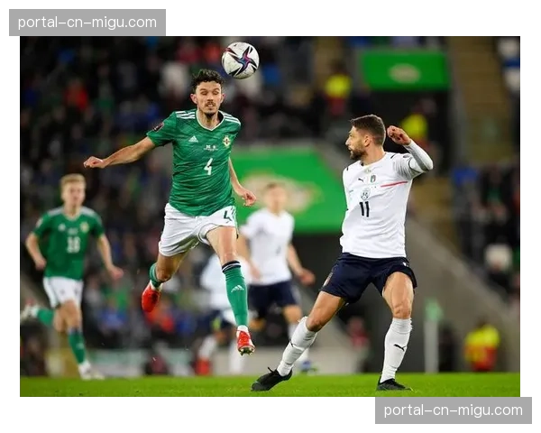 意大利队定位球表现凶猛，给爱尔兰队制造巨大压力