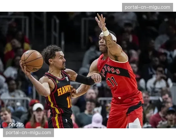 老鹰特雷-杨压哨三分绝杀猛龙,保留冲击附加赛希望